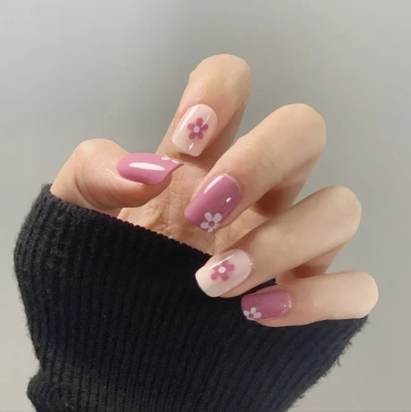 2/$16 Floral Short Press On Nails - Picture 1 of 16